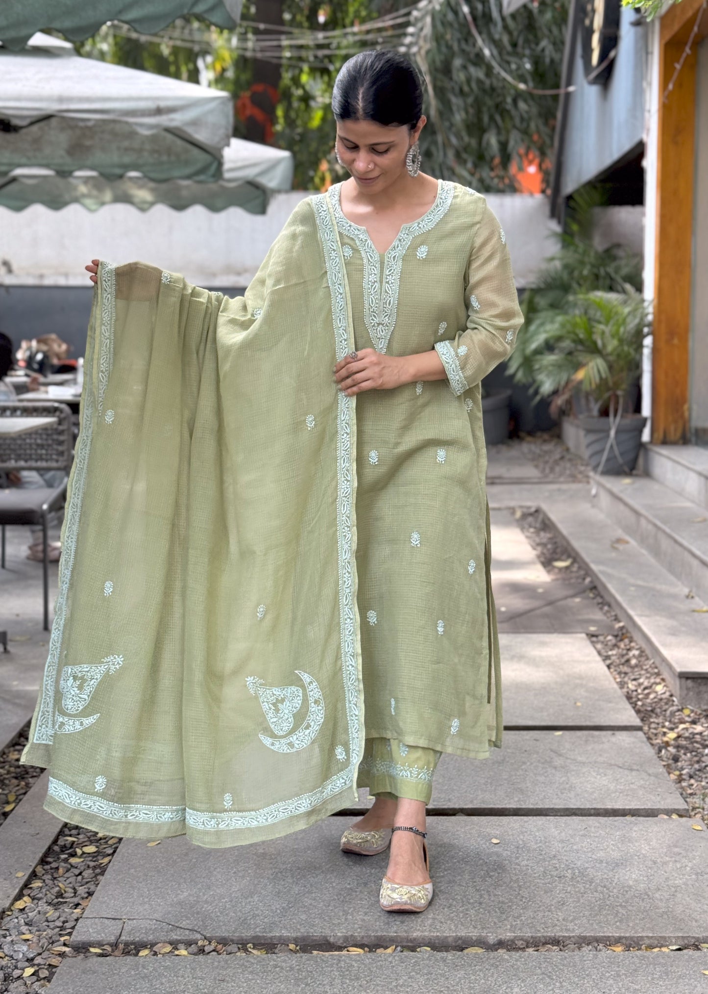 Handembroidered Chikankari Kota Doria dupatta