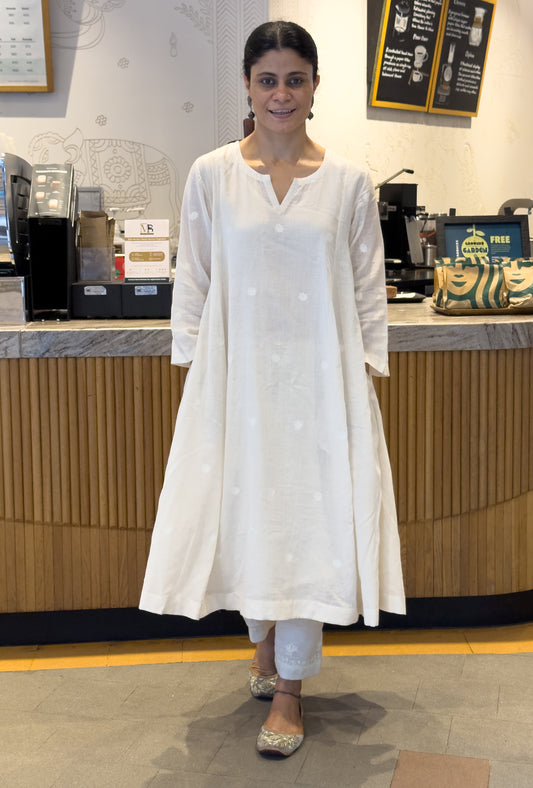 Handwoven Jamdani  Muslin Kalidar Kurta With Lining