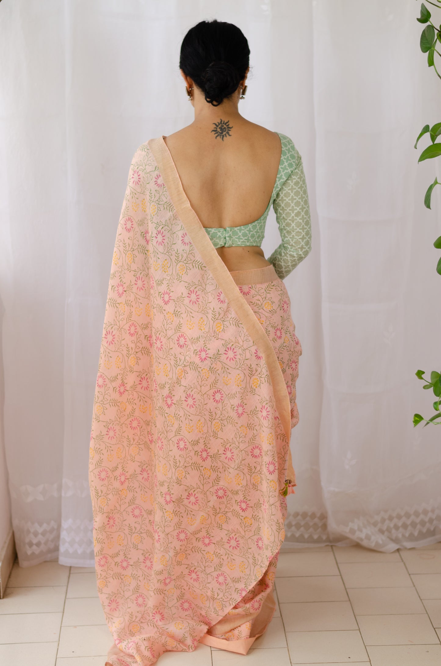 Handloom Linen Saree In Handblock Print.