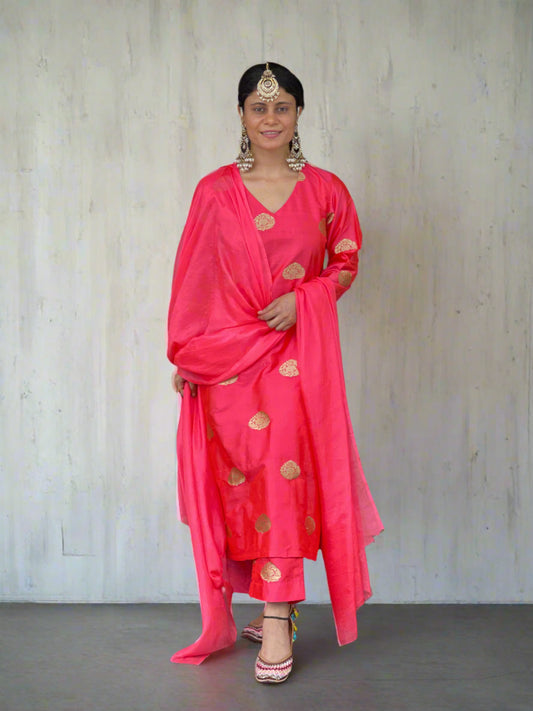 Handloom Kadwa Katan Banarasi  Silk Kurta Set.